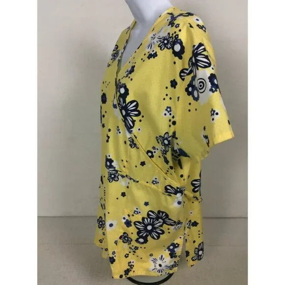 Cherokee Scrub Top Women Size XL Yellow w Black White Flowers Pockets Tie Back - Picture 6 of 14